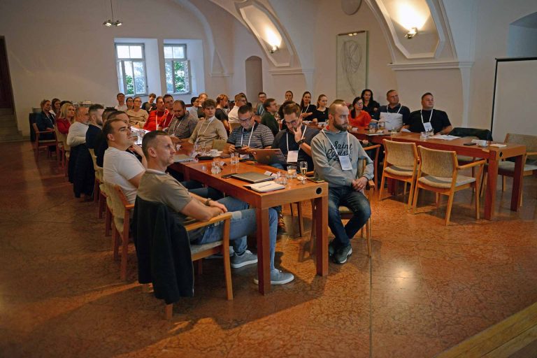Pohled na publikum na konferenci O Marketingu bez obleků